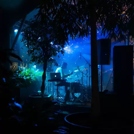 Звёзды электроники на крыше + ещё топ-3 концерта до 21 сентября